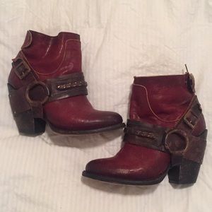 Freebird by Steven El Paso burgundy women’s size 6